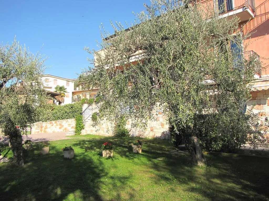 *** Aparthotel Residence Villa Margherita Brenzone sul Garda Italy