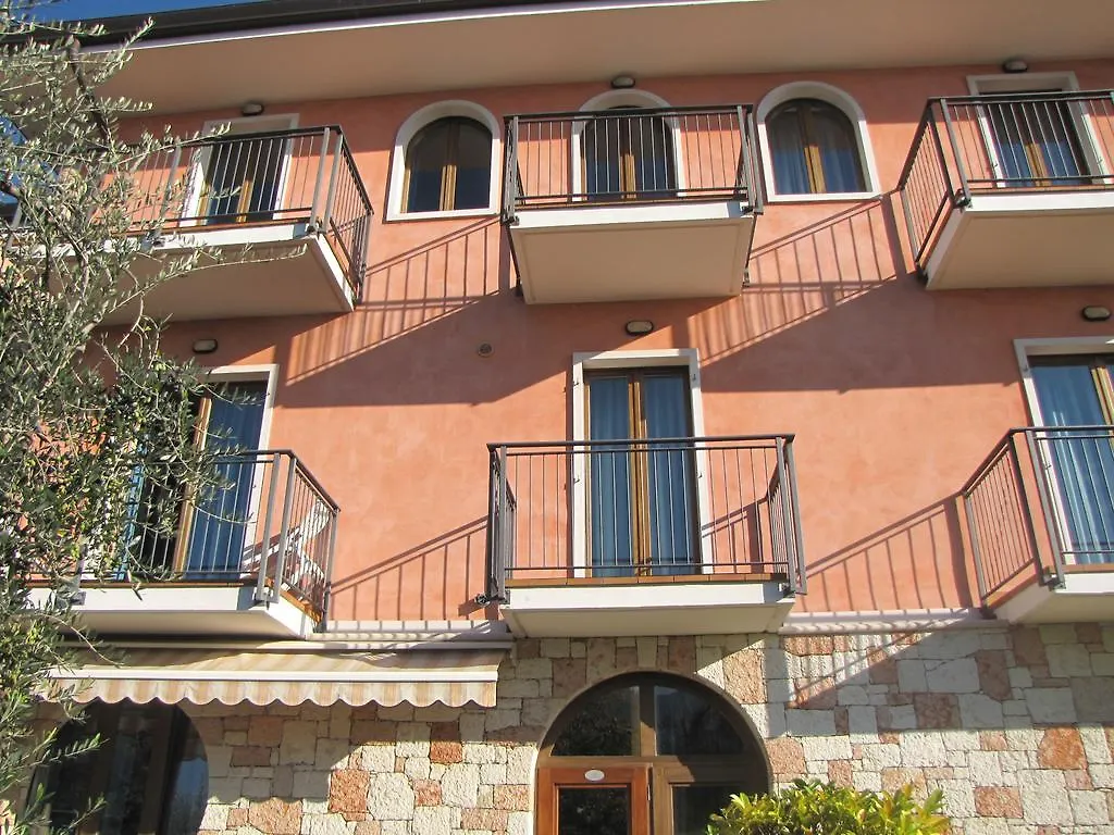 Residence Villa Margherita Brenzone sul Garda Aparthotel