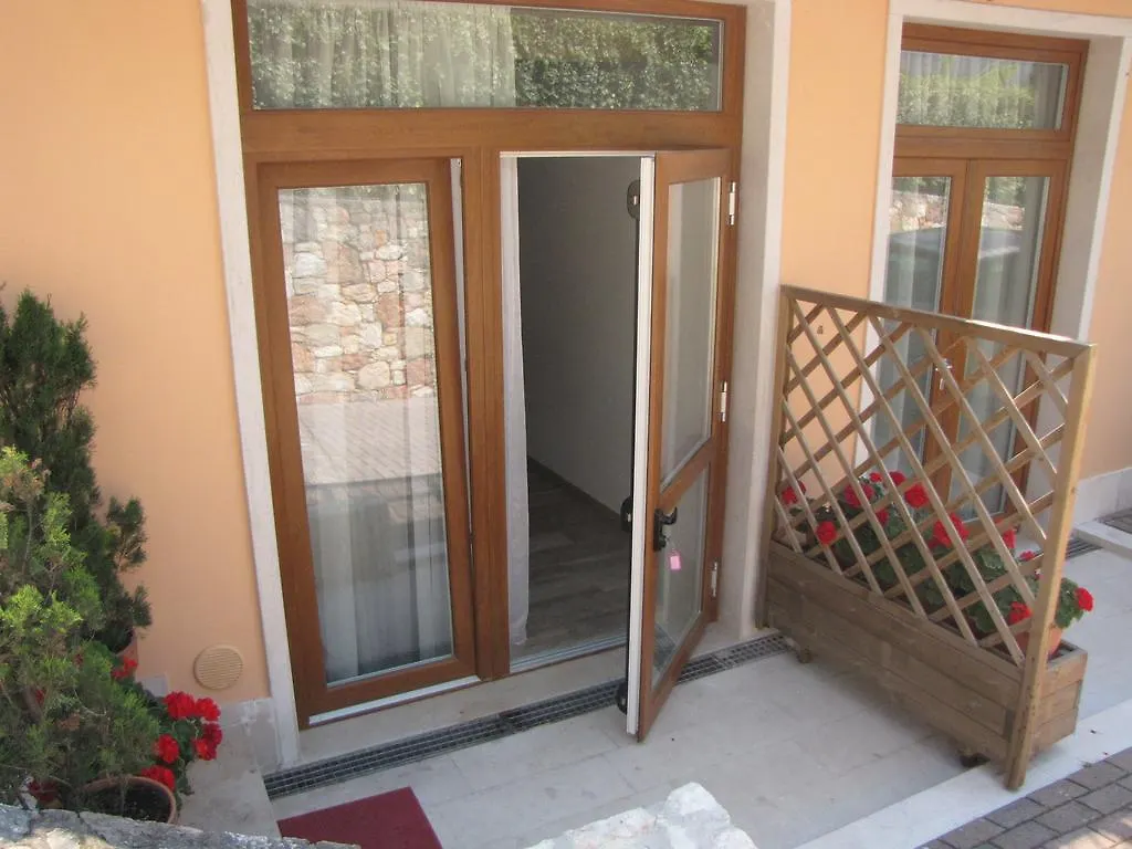 Residence Villa Margherita Brenzone sul Garda 3*,